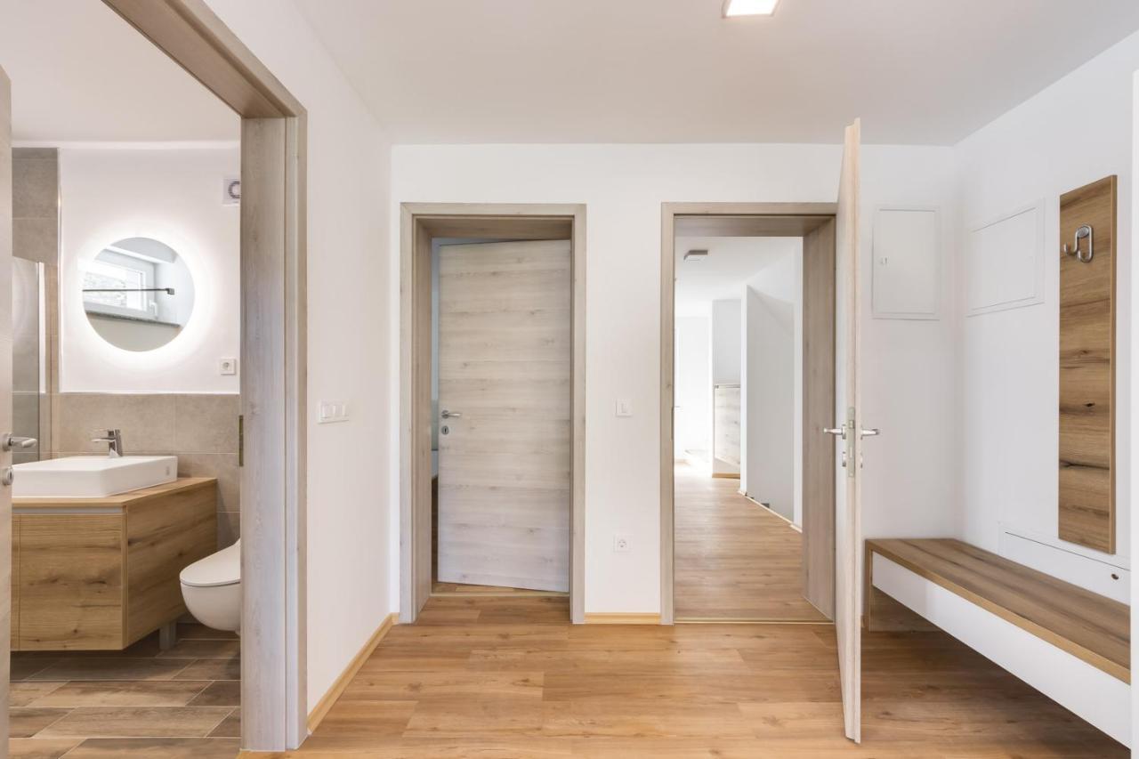 Chic Apartments With Balcony And Spa In Mojstrana Exterior photo