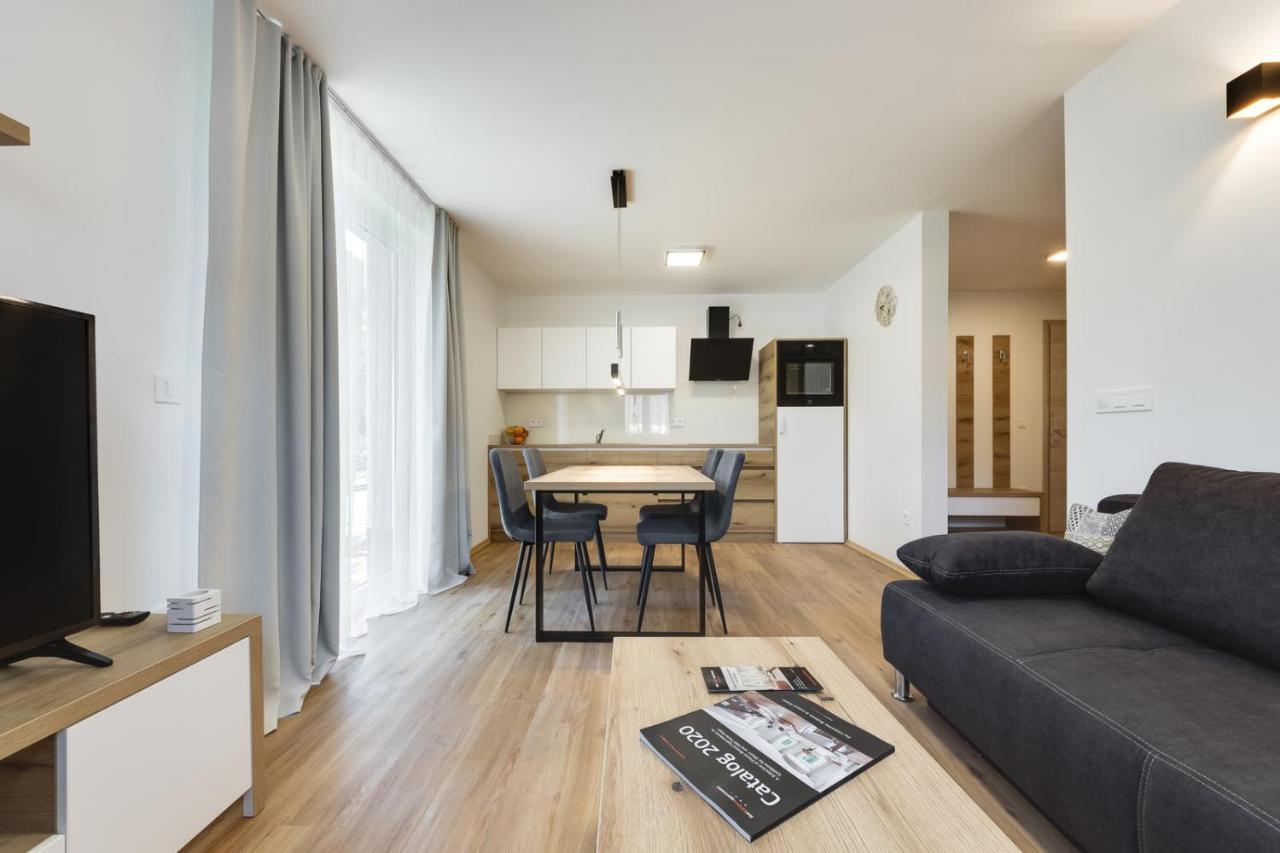 Chic Apartments With Balcony And Spa In Mojstrana Exterior photo